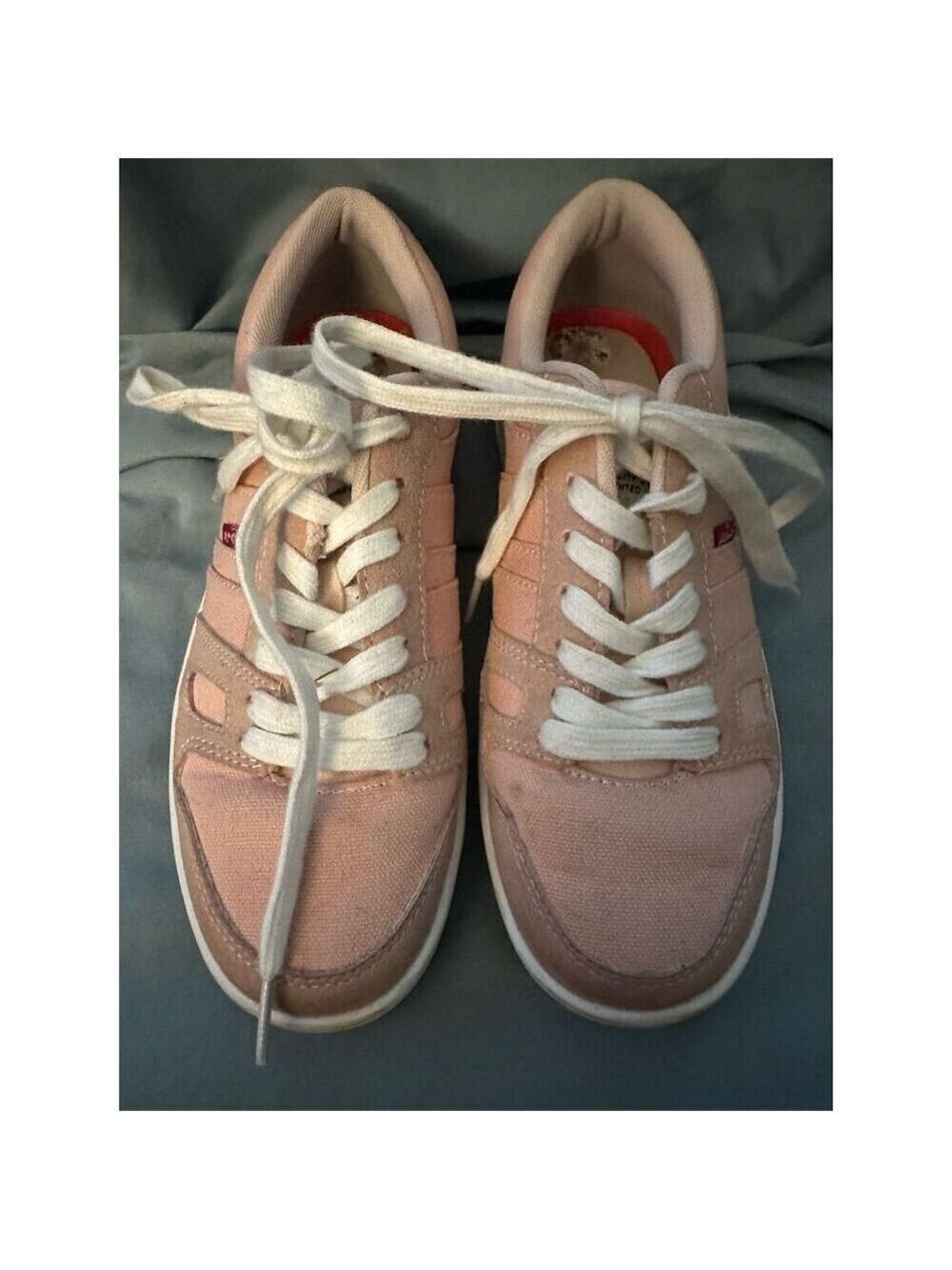 Levi's Women's Canvas Sneakers Pink Lace Up Size 7.5 Casual Flats